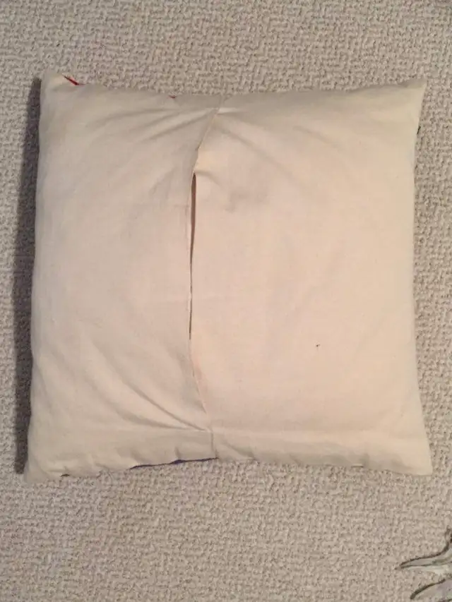 SIX BRAND NEW CUSHION'S COVER  WITH PILLOWS FOR SALE .63005668531713121
