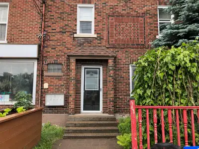 1BR app 1250/mo West End 2nd floor