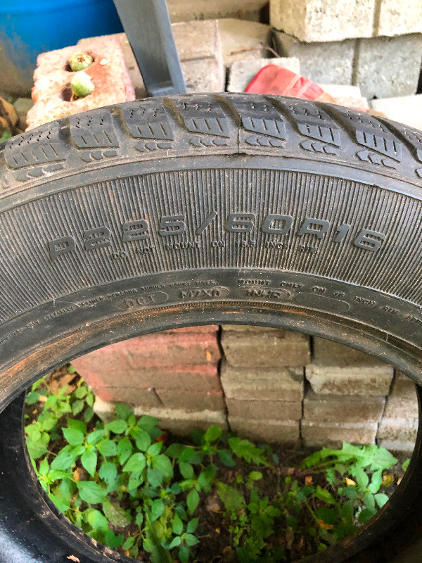 225 60R16 winter tire in Tires & Rims in Gatineau - Image 2