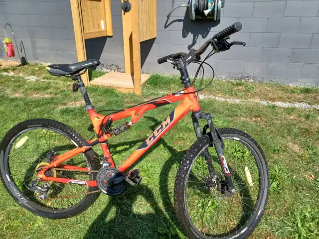 Mountain bikes in Mountain in Trenton - Image 3