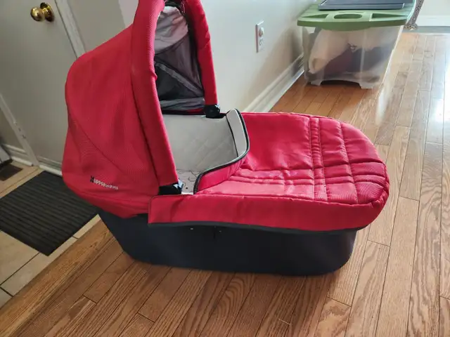 Uppababy Vista Stroller & Bassinet in Denny Red in Strollers, Carriers & Car Seats in City of Toronto - Image 2