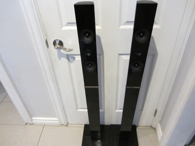 Samsung Tower Speakers Model PS-ET3-1 Surround Sound Set Of 2 in Speakers in Oakville / Halton Region