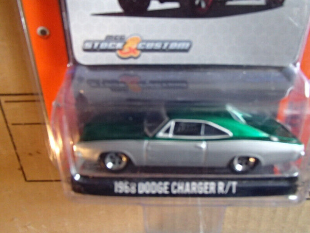 1:64 Greenlight MCG S & C S 10 1968 Dodge Charger R/T Green Mach in Toys & Games in Sarnia - Image 4
