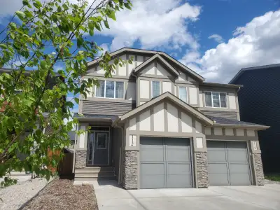 3 beds + loft/Study, 2.5 baths, Basement - Duplex (semi-detached