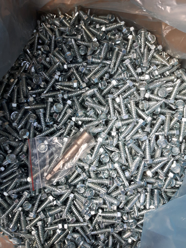 New boxes of screws in Hardware, Nails & Screws in Penticton - Image 4