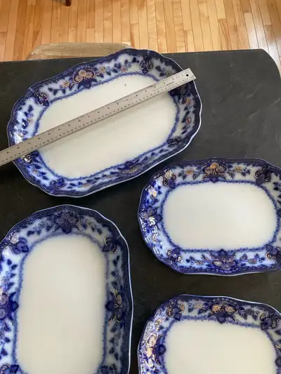 plateaux de porcelaine, vaisselle , View more