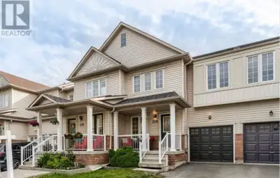 Executive 3-Bedroom Townhome With 3-Car Parking  Milton
