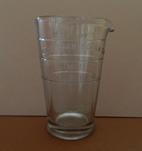 PHOTOGRAPHY COLLECTIBLE "CANADIAN KODAK" DARKROOM GLASS BEAKER