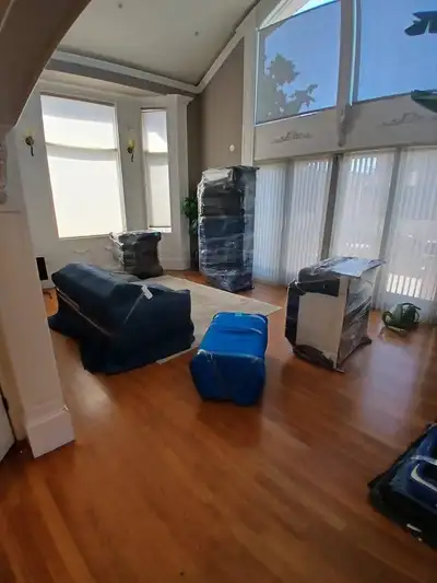 Best Value Movers Calgary We work hard and respect your time ✨ $100/hr ✨ Minimum 2 hours ✨ Gas fee:...