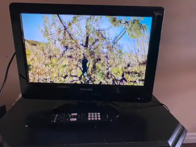 Used 19" Toshiba 19CV100C TV with HDMI and DVD player for sale Make: Toshiba Model: 19CV100C 2x HDMI...