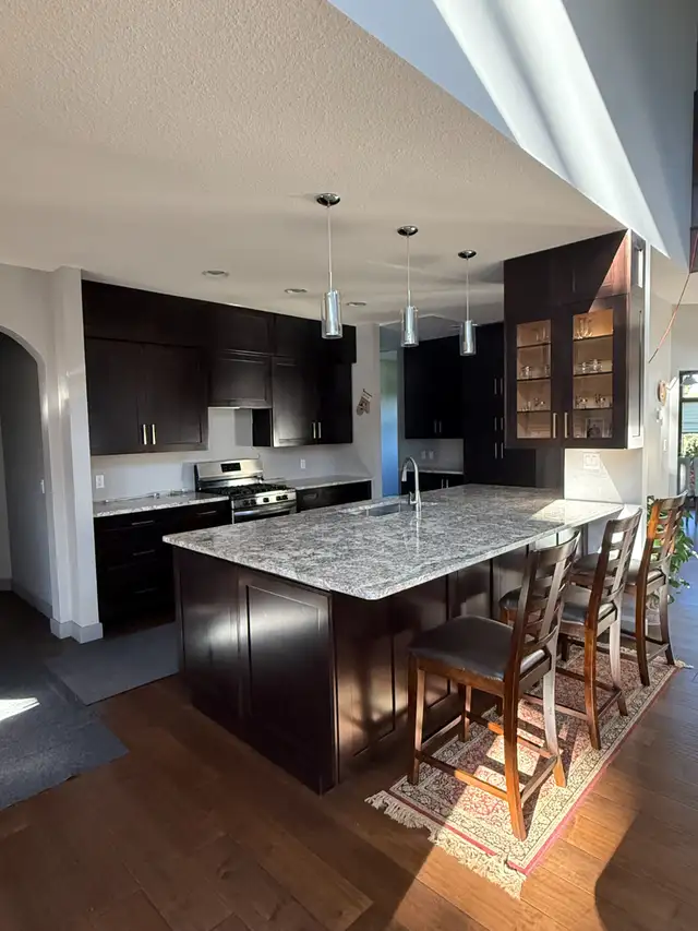 High Quality and Budget Friendly Custom Kitchens and Woodwork in Carpentry, Crown Moulding & Trimwork in Edmonton - Image 2