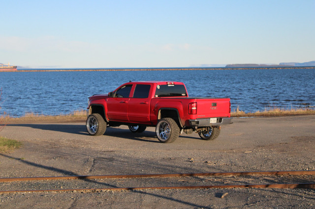 2017 gmc sierra 1500 SLE in Cars & Trucks in Thunder Bay - Image 3