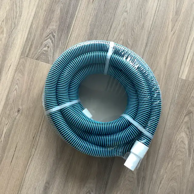 Pool hose for cleaning / vacuum (24’ x 1-¼”) in Hot Tubs & Pools in Regina - Image 3