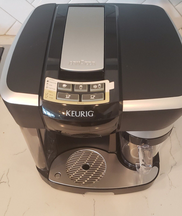 Keurig Rivo R500 Lavazza Latte Frothing Cappuccino Machine Syste in Coffee Makers in Ottawa - Image 3