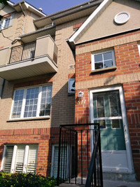 3-STOREY TOWN HOUSE CONDO FOR RENT IN PICKERING