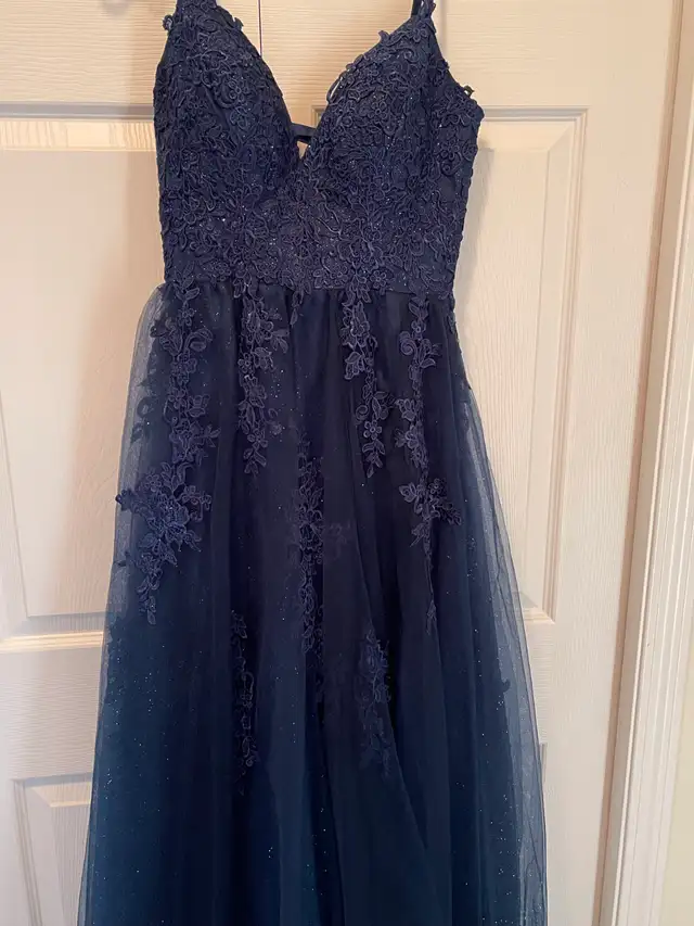 Grad Dress in Women's - Dresses & Skirts in Edmonton - Image 4