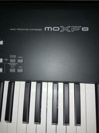 Yamaha moxf 8 piano keyboard