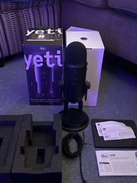 Blue Yeti Blackout USB Microphone