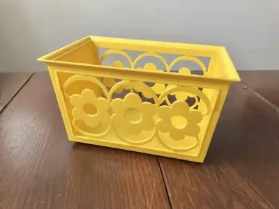 Vintage Harvest Gold Daisy Plastic Napkin Holder Table Decor, View more