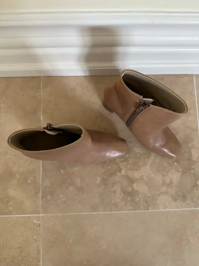 Zara women’s boots heels shoes in Women's - Shoes in City of Toronto - Image 4