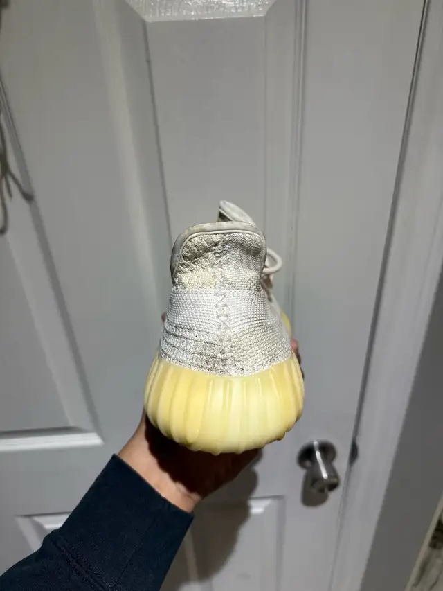 Yeezy 350 Nutural  in Men's Shoes in Mississauga / Peel Region - Image 6