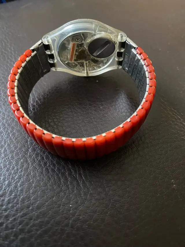 Montre swatch main de fatma suisse  in Jewellery & Watches in City of Montréal - Image 3