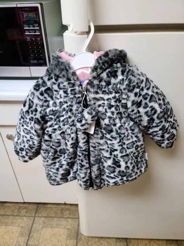 INFANT BON BEBE WINTER COAT in Clothing - 12-18 Months in Saskatoon - Image 2