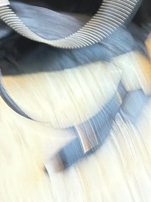 Juicy Couture crossbody bags in Women's - Bags & Wallets in Barrie - Image 7