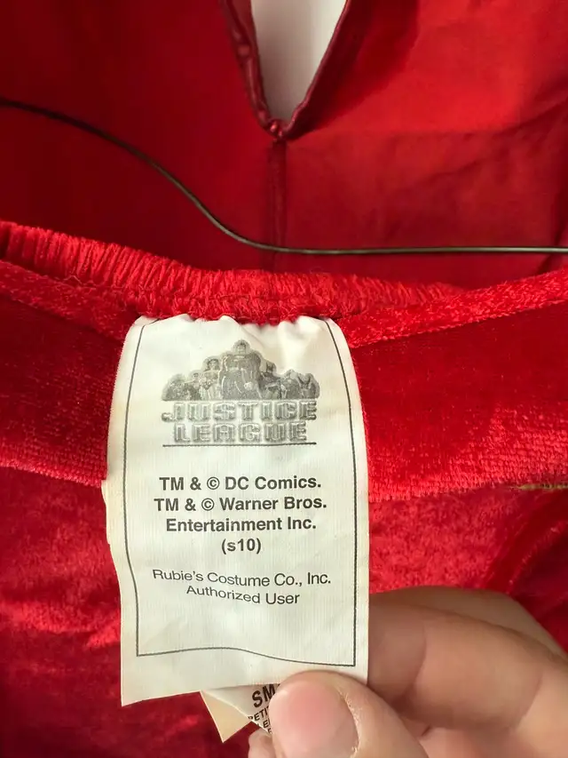 Wonder Woman Costume Small in Costumes in Calgary - Image 3
