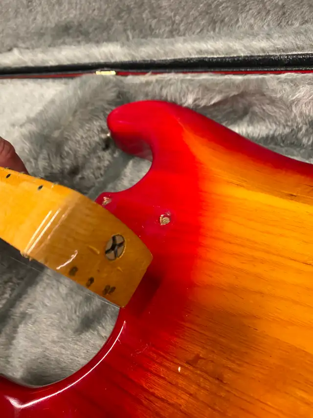Fender 1982 Stratocaster hardtail electric guitar $3500 in Guitars in Kitchener / Waterloo - Image 5