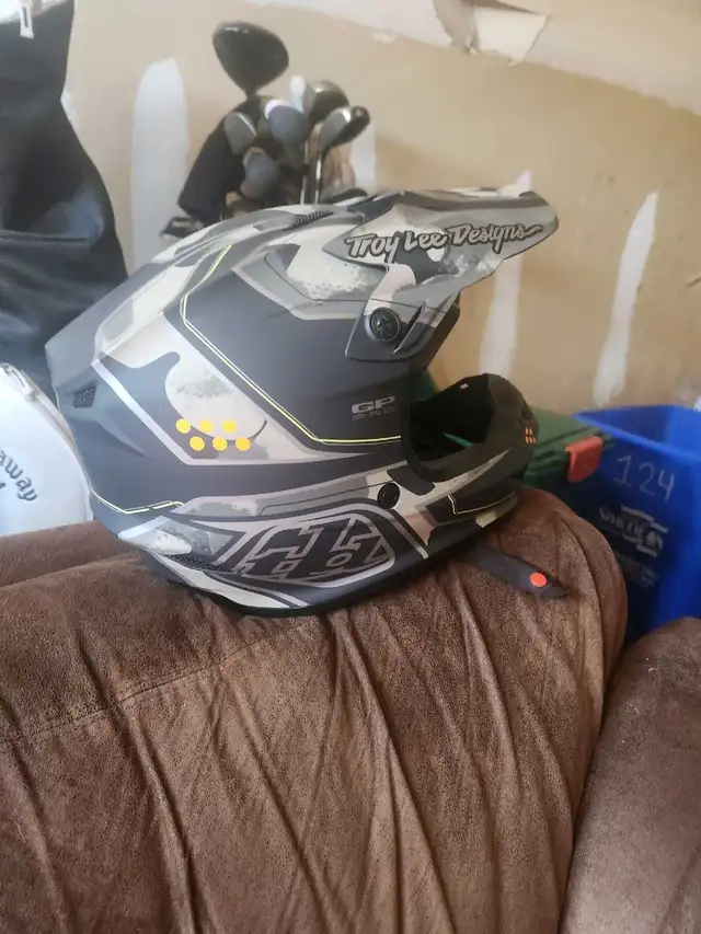 motorcycle helmet  in Other in Barrie - Image 2