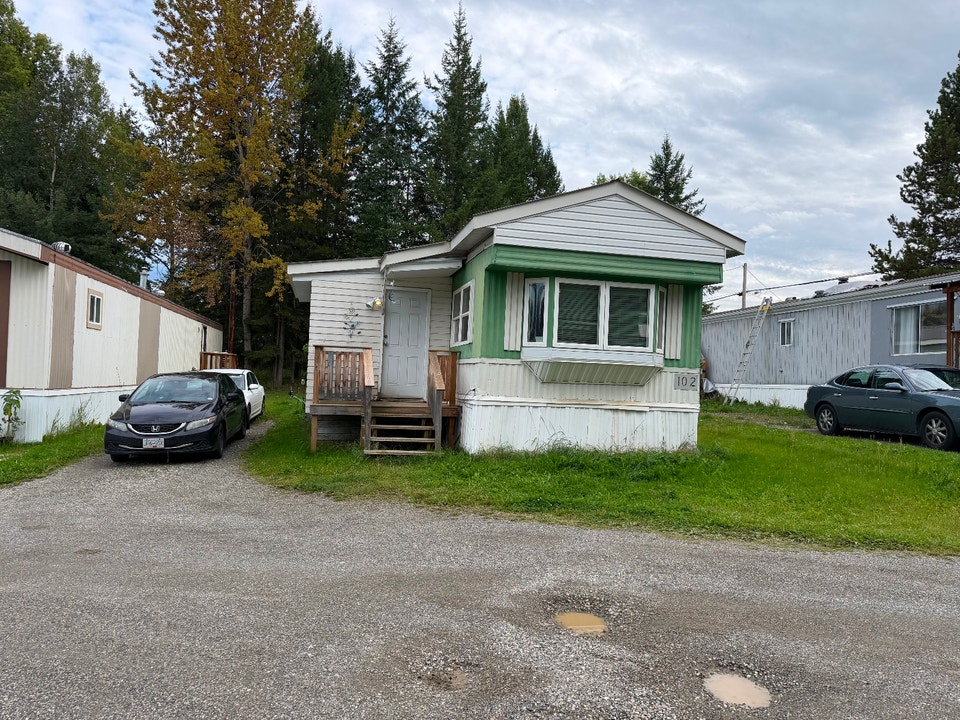 Quesnel - Cozy 2 Bedroom Modular - $1000 - Washer and Dryer incl 1