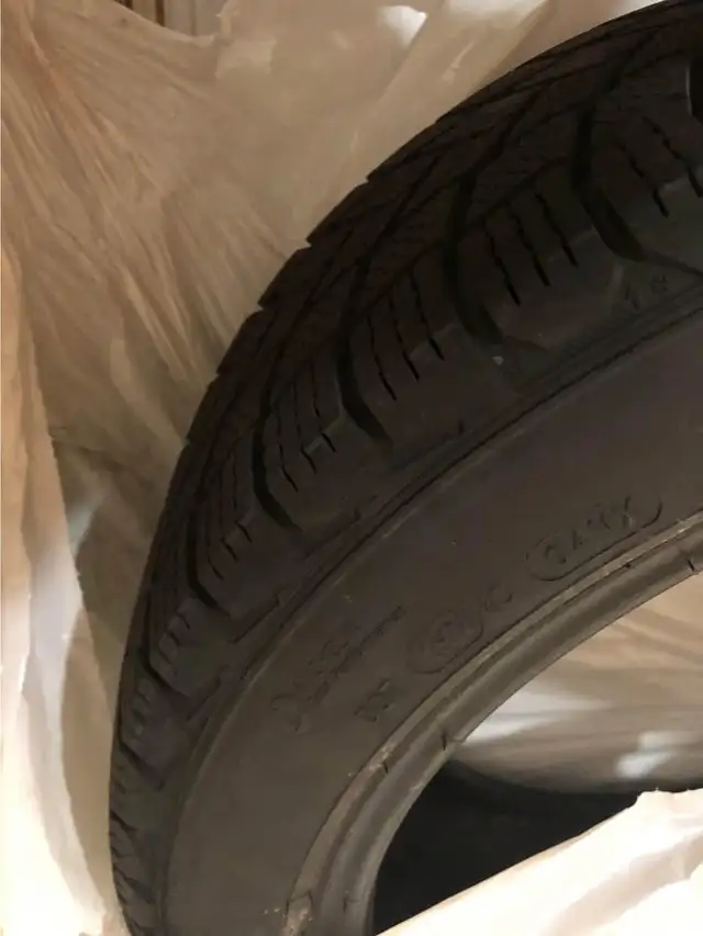 Like-New Michelin X-ICE Winter Tires - 235/45/17 - only 20km! in Tires & Rims in St. John's - Image 4
