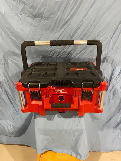 Contact by text only 306-631-4556 Used packout Not lockable( broken) Good shape otherwise Two trays