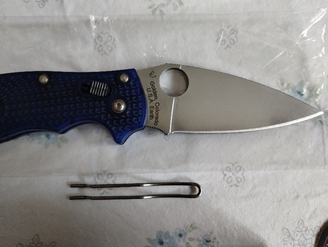 Spyderco Manix 2 in Fishing, Camping & Outdoors in City of Toronto - Image 4
