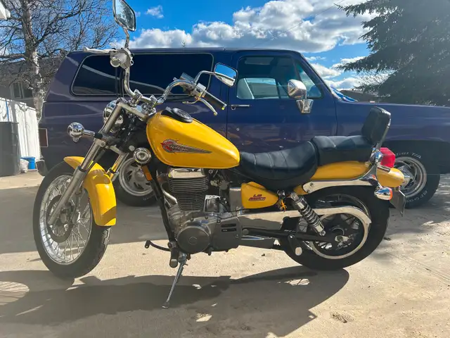 Suzuki savage 650 in Street, Cruisers & Choppers in Edmonton - Image 2