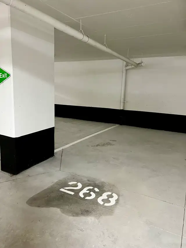 Parking For Rent at 86 Dundas St E Mississauga in Storage & Parking for Rent in Mississauga / Peel Region - Image 2