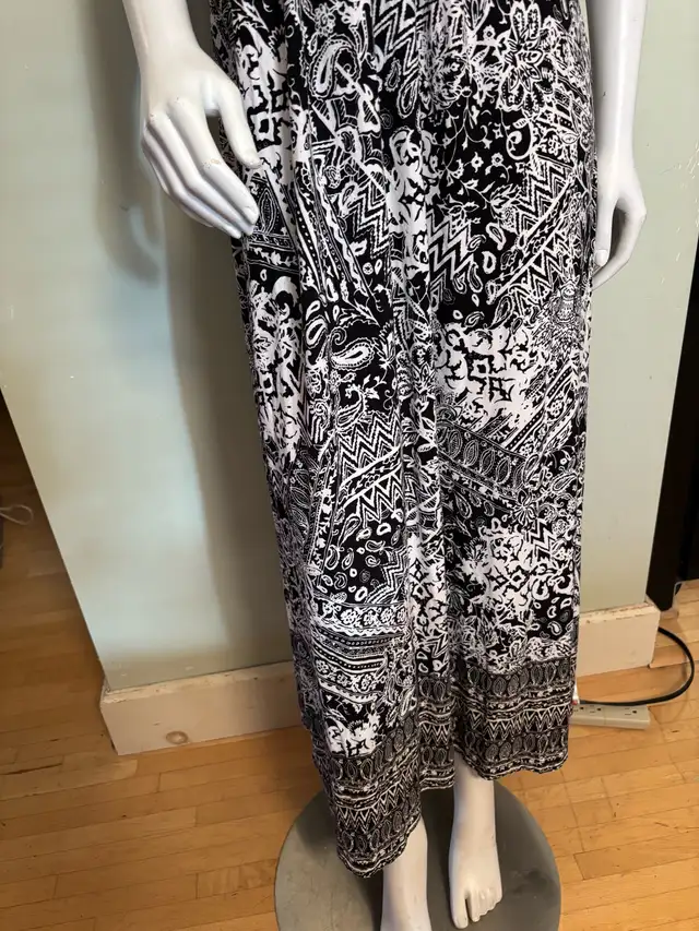 Mario Serrani Maxi Dress in Women's - Dresses & Skirts in Kitchener / Waterloo - Image 3