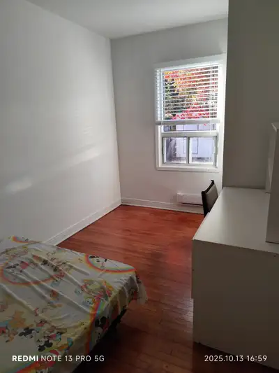 Un appartement de 5 1/2 plus sous-sol situé près du Cégep de Trois-Rivières. Nous avons trois chambr...