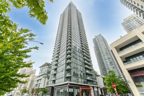 Fully Furnished , 1, 2 & 3 Bedroom Suites Available For Short And Long Term Rent . Less Than 5 Years...