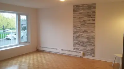 6 1/2, Rénové, Spacieux et Lumineux
