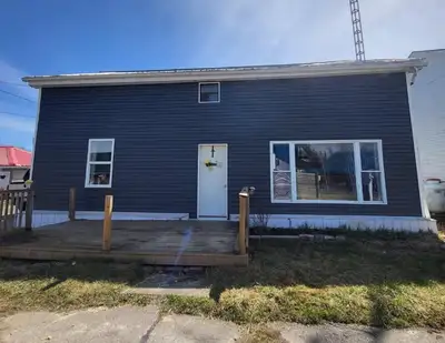 *OFF MARKET ASSIGNMENT SALE* This 4-bedroom, 1-bath home is full of potential and perfect for invest...
