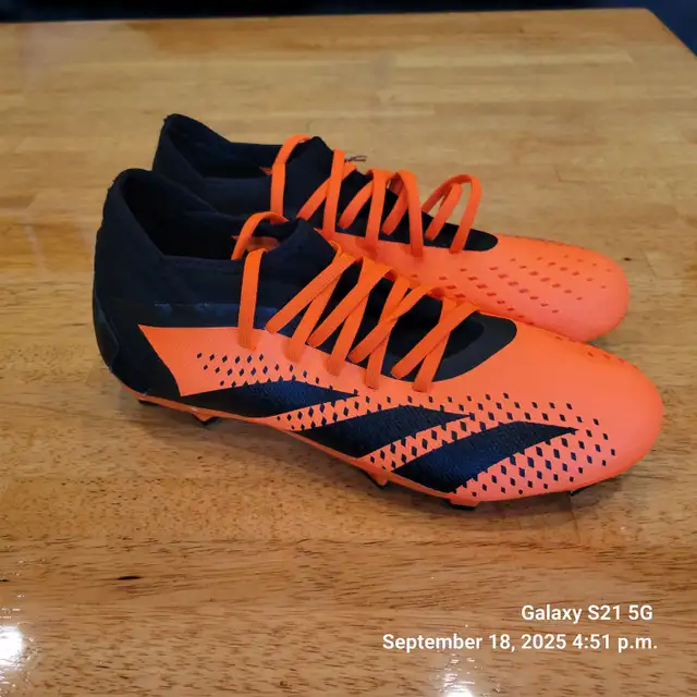 Youth Soccer Cleats in Soccer in Hamilton - Image 3
