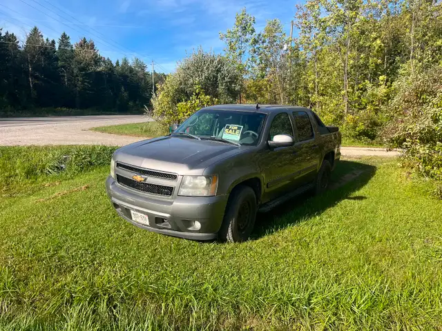 RARE BUNDLE: 2007 Chevrolet Avalanche + Utility Trailer