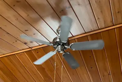 Ventilateur de plafond deux couleurs (argent et blanc), View more