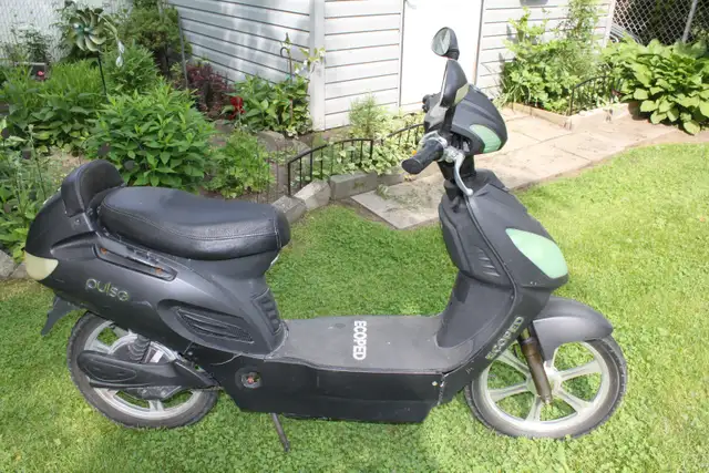 Ecoped Pulse Scooter in Other in West Island - Image 2