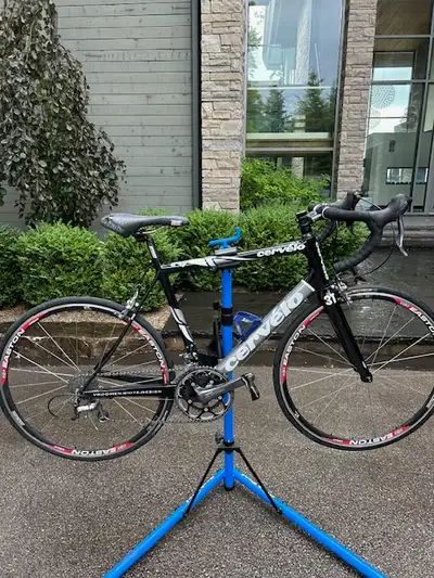 Perfect condition, low km under 400km, crazy light, Shimano Ultegra components(all). 170mil cranks,...