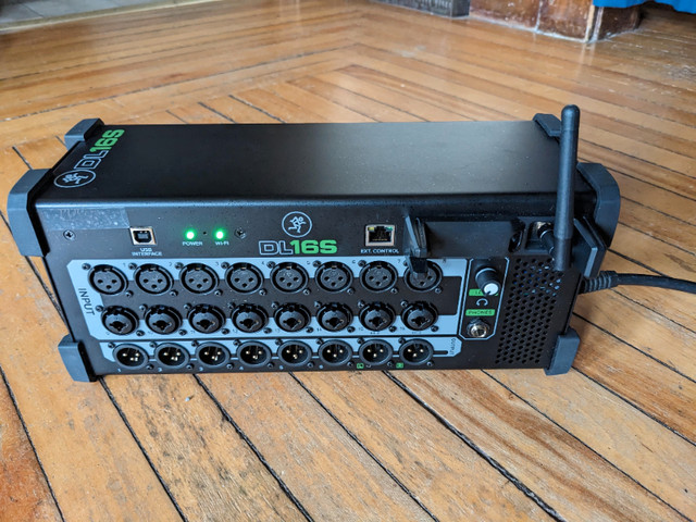 Mackie DL16S 16-channel digital stage box mixer with box, rack r in Pro Audio & Recording Equipment in Belleville