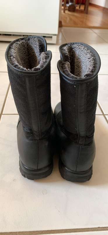 Women’s Toe Warmer Winter Boots-size 8 2W in Women's - Shoes in Thunder Bay - Image 2