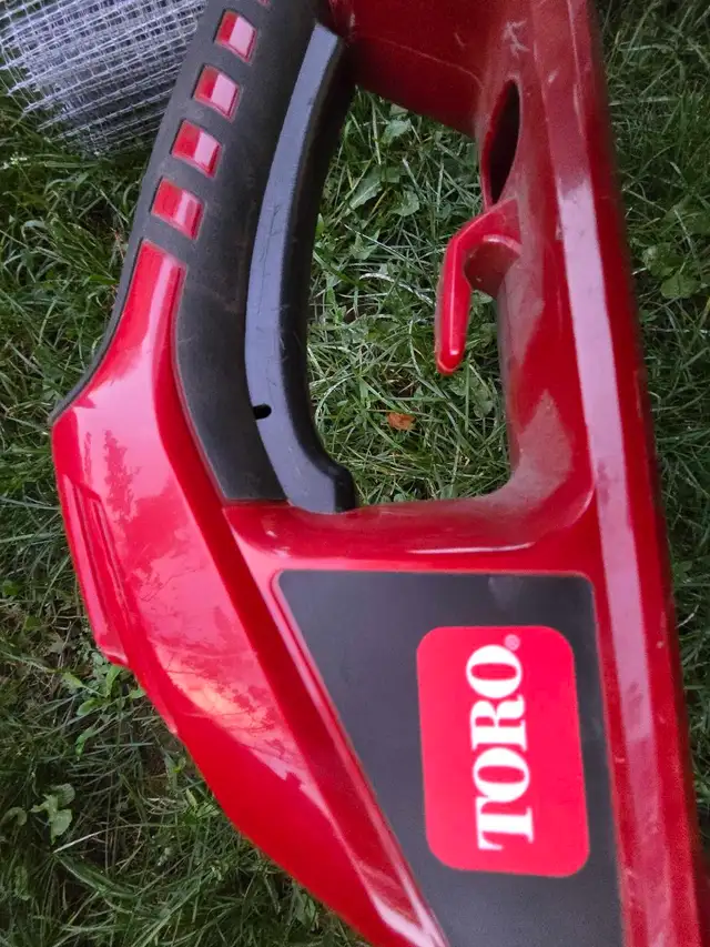 Toro String Trimmer in Lawnmowers & Leaf Blowers in Markham / York Region - Image 5